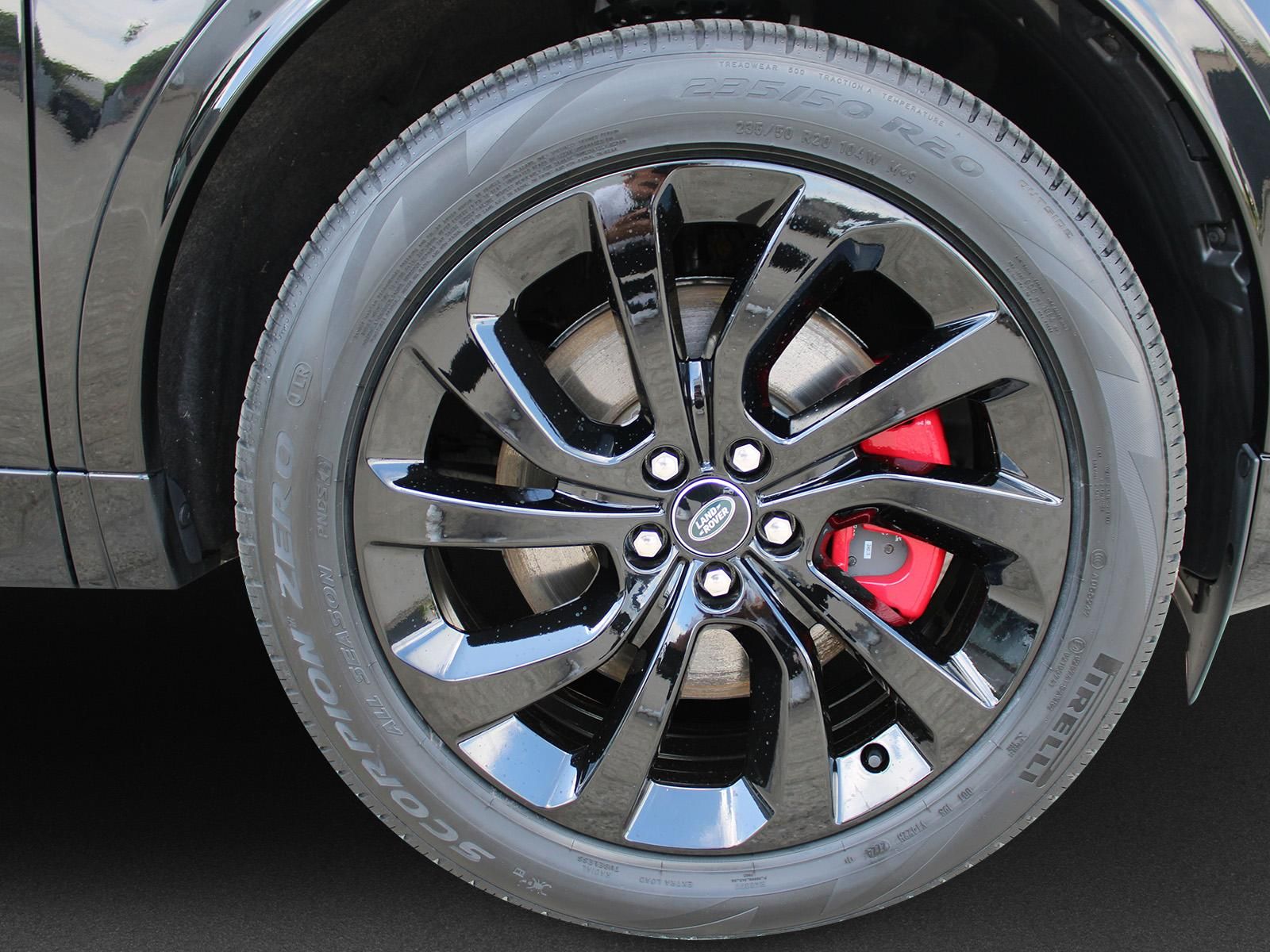 Fahrzeugabbildung Land Rover Discovery Sport P300e Dynamic SE