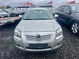 Toyota Avensis Kombi 2.0 D-4D / Klima / TÜV / Tempo. - Toyota Avensis in Nürnberg