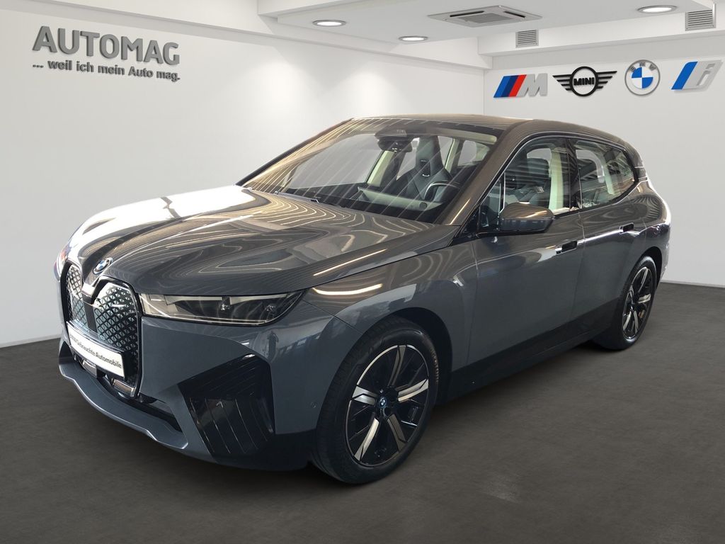 BMW iX