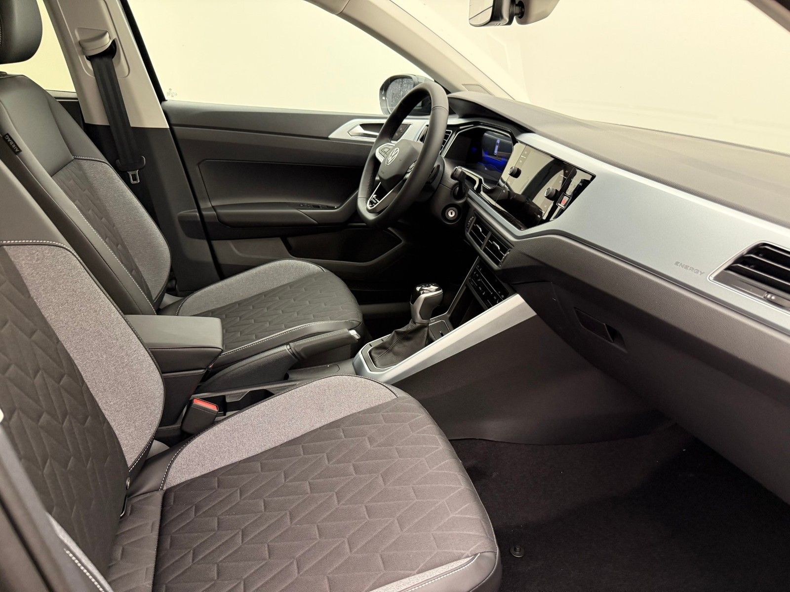 Volkswagen Taigo 1.0 TSI DSG Life ENERGY AHK imagem 3
