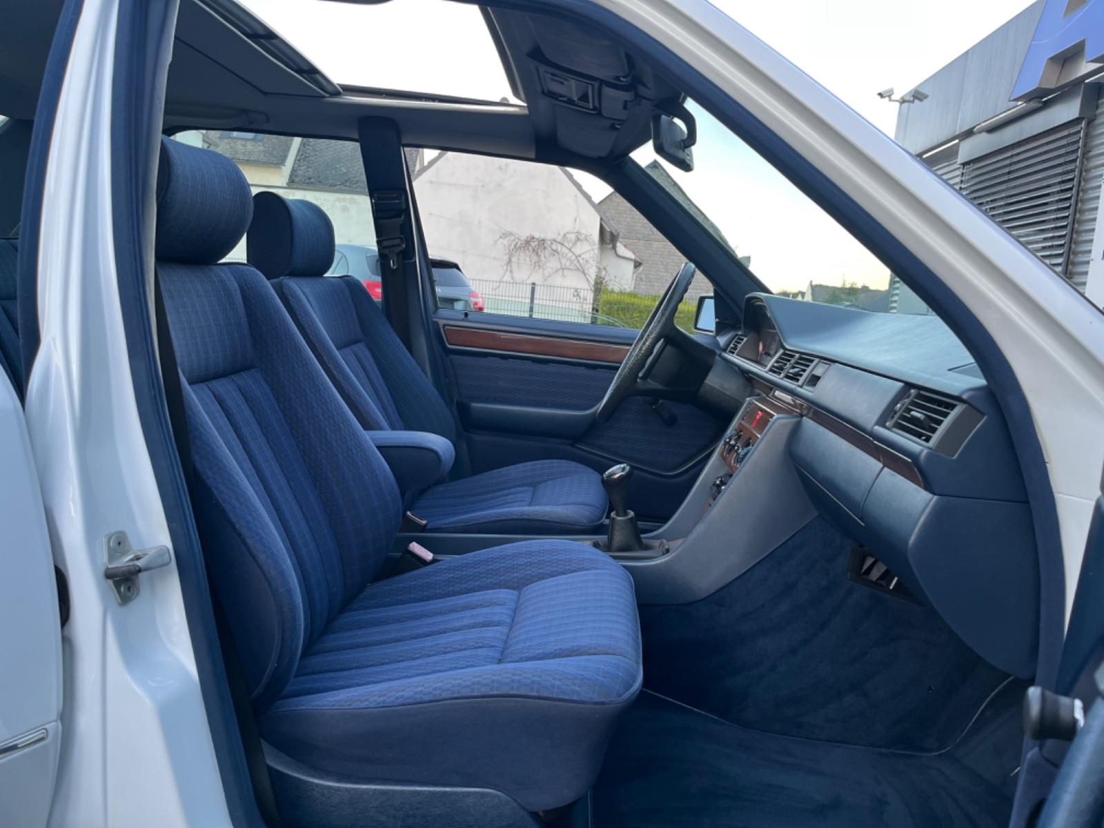 Mercedes-Benz E 200 Lim Schiebedach H-Zulassung Gelegenheit !!