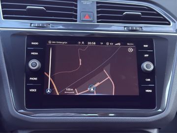 Volkswagen Tiguan 2.0 TDI DSG R-Line*LED*NAVI*APPLE*ACC*TOP
