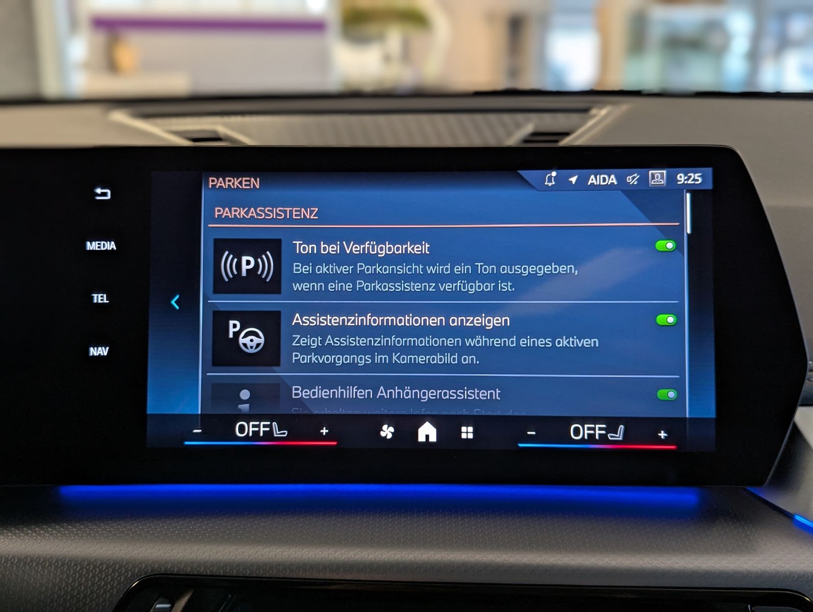 BMW X1 18d sDrive M-Sport Travel-Paket Pano Cam AHK - Image 27