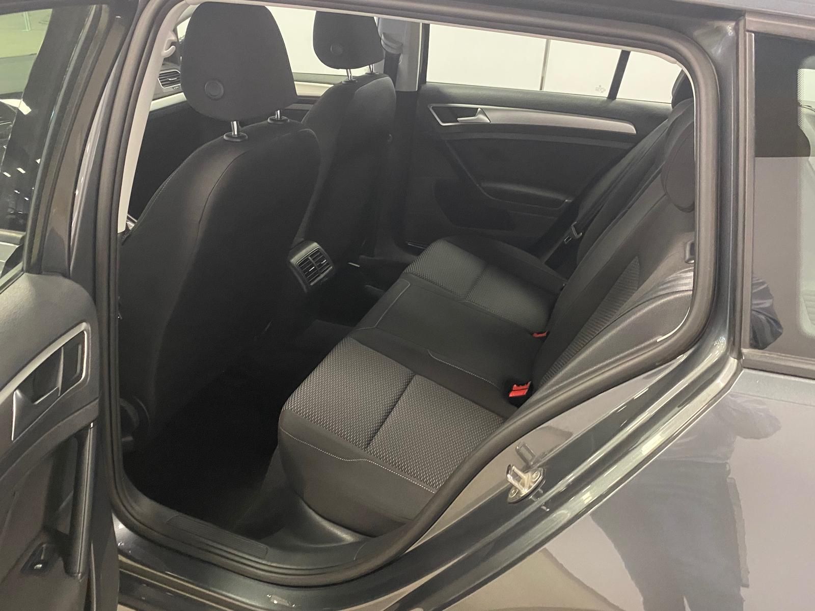 Fahrzeugabbildung Volkswagen Golf Variant 1.0 TSI Trendline BMT+KLIMA+PDC+LED