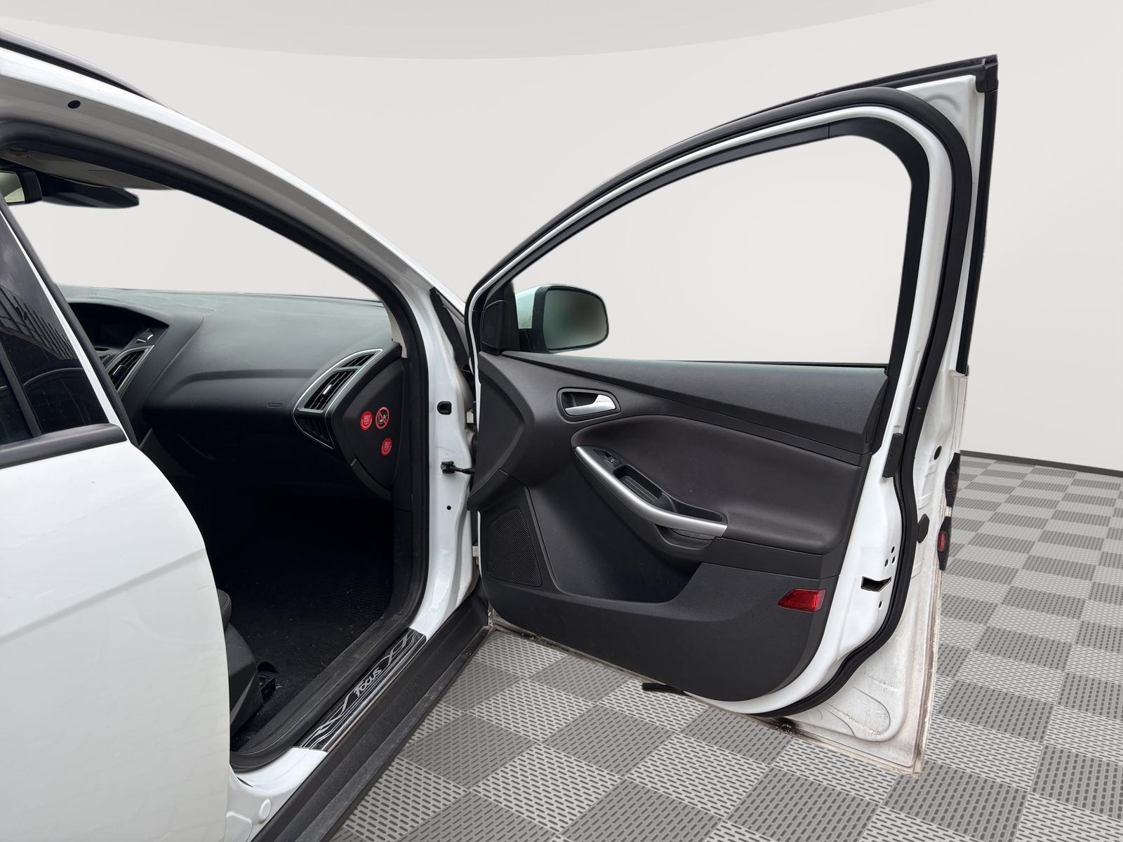 Ford Focus 2013 — photo 15