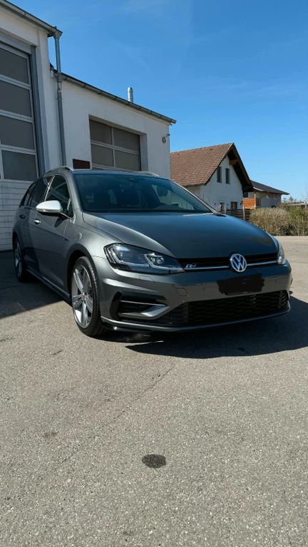 Image of Volkswagen Golf