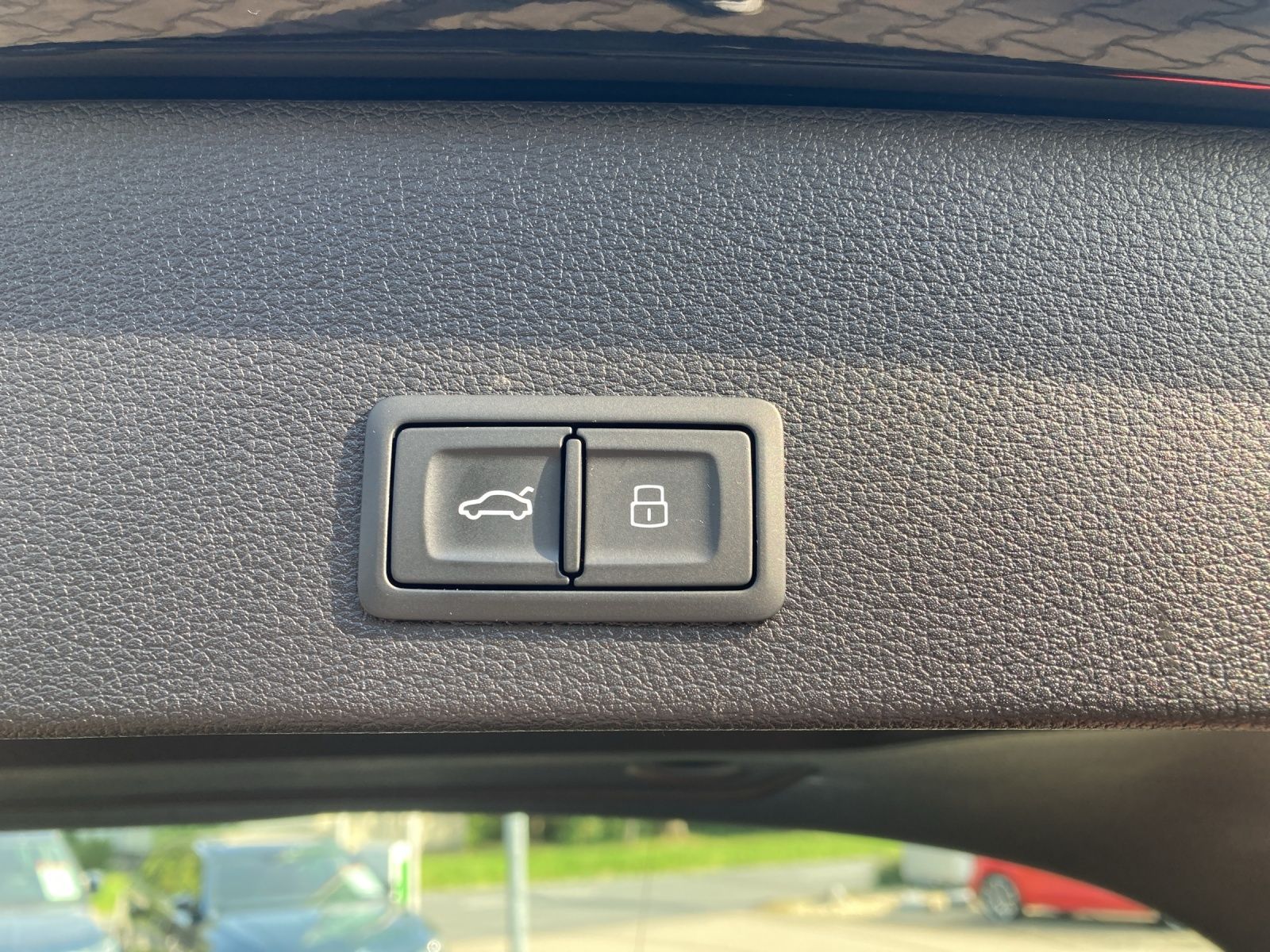 Fahrzeugabbildung Audi Q2 35 TFSI S line LED AVC Navi ACC RFK SH