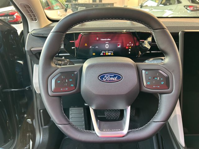Ford Explorer Select RWD