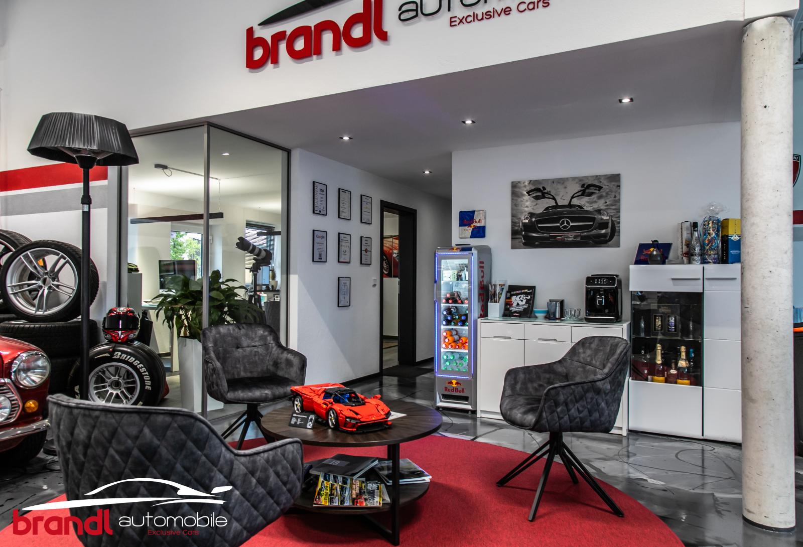 showroom-image-bottom