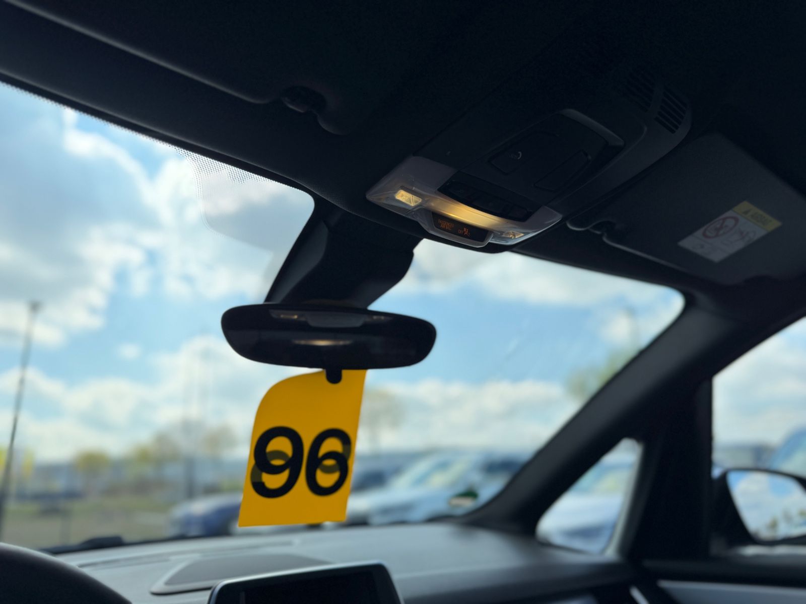 218 Active Tourer M Paket Alcantara