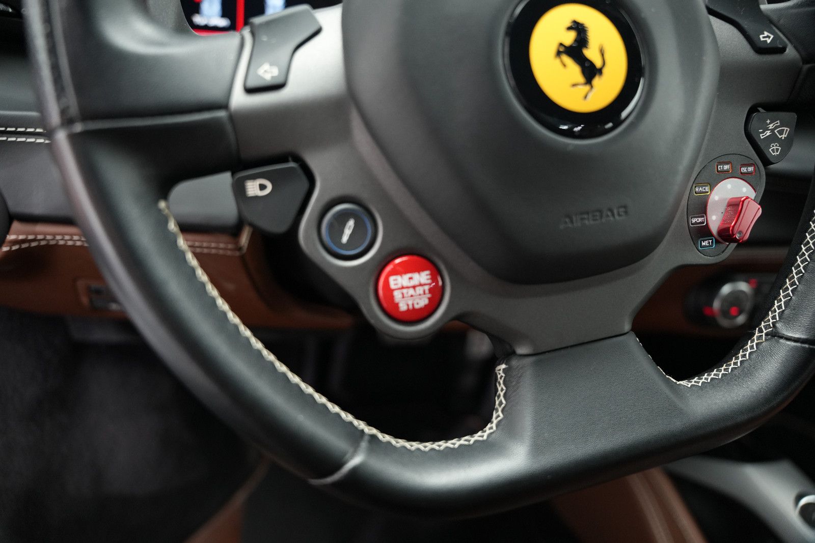 Fahrzeugabbildung Ferrari 488 GTB GTB Coupé DCT/SCUDERIA/KAMERA/