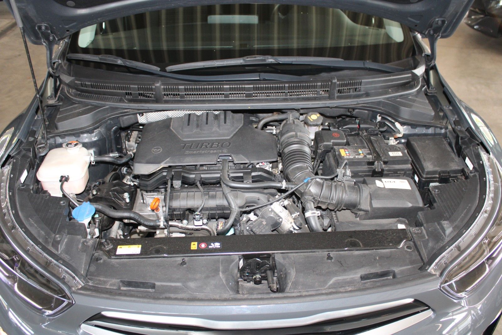 Fahrzeugabbildung Kia Stonic KLIMAAUTO Kamera PDC DAB SHZ LHZ 1.Hand