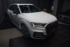 AUDI Q7 50 TDI competition plus*AHK*HU*B&O*PANO*VOLL AUDI Q7 50 TDI competition plus*AHK*HU*B&O*PANO*VOLL