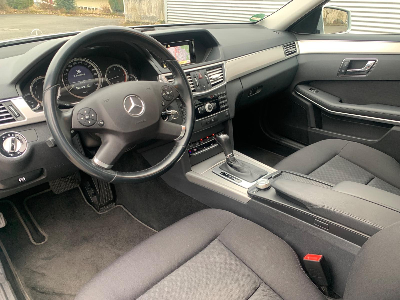 Mercedes-Benz E 220 CDI BlueEfficiency*Navi*Klima*Sitzh*PDC