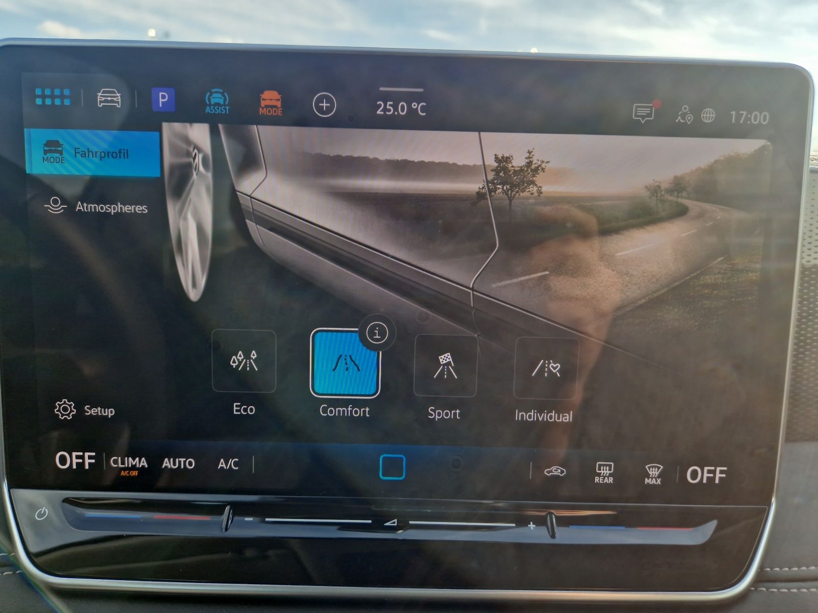 Fahrzeugabbildung Volkswagen Tiguan 1.5 eTSI