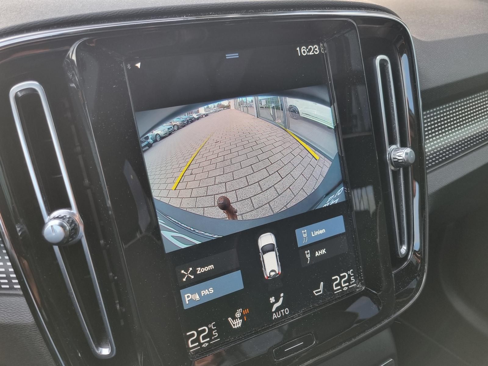 Fahrzeugabbildung Volvo XC40 T4 Recharge R-Design 'AHK, Panoramadach'