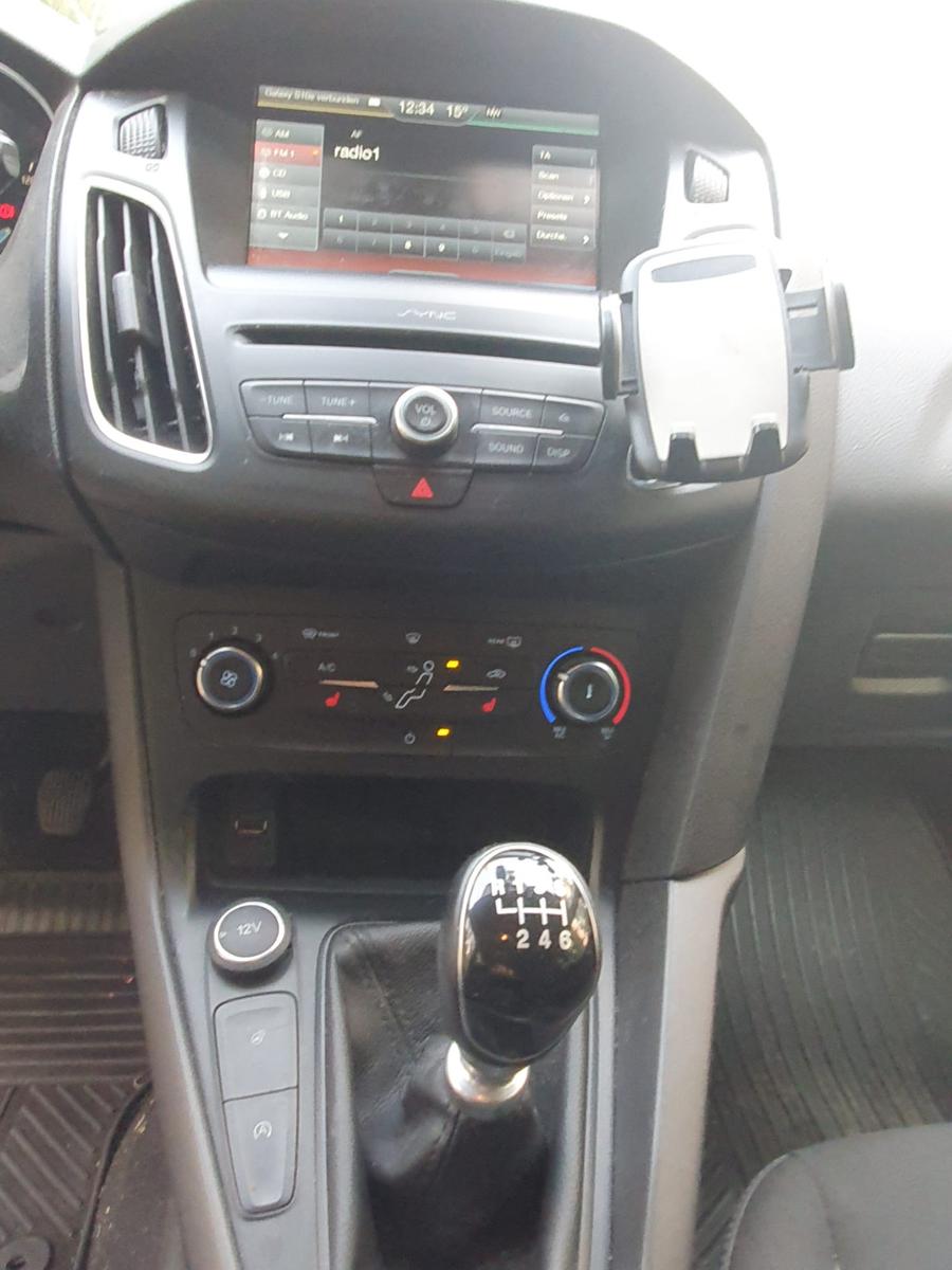 Ford Focus 2015 — фото 11