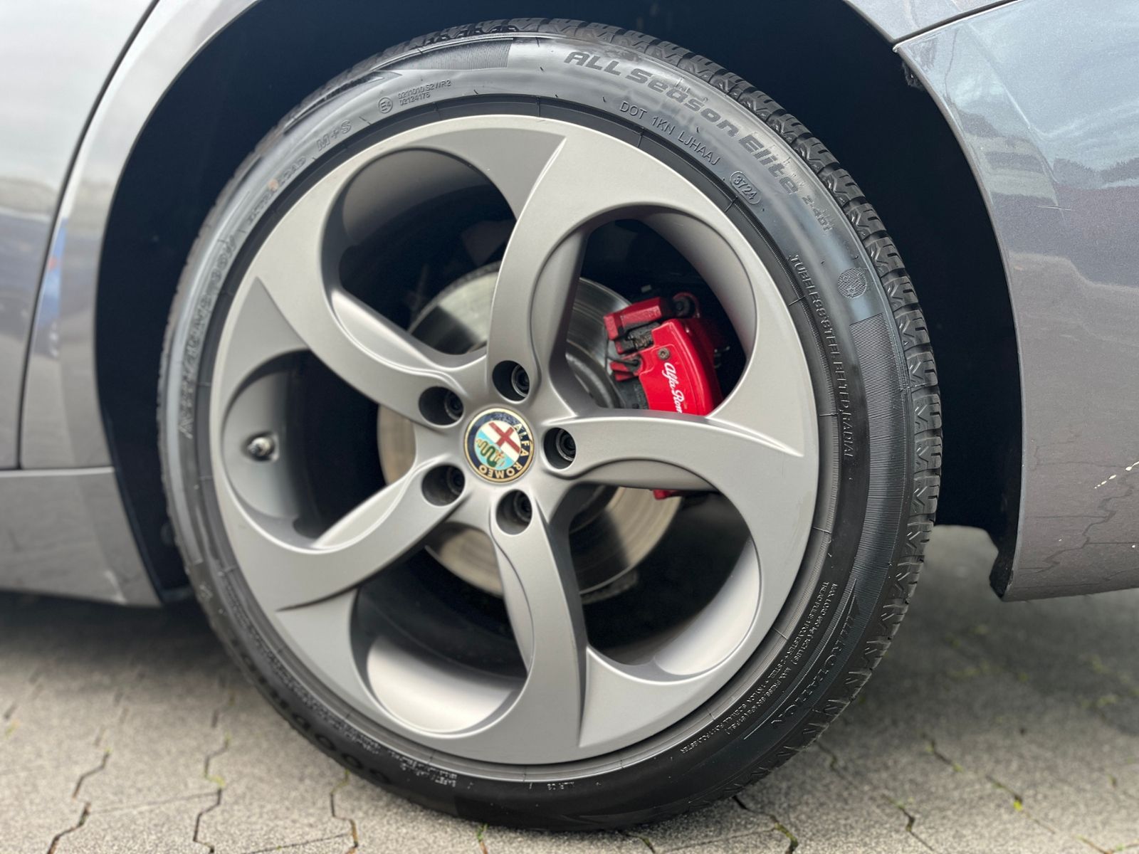 Fahrzeugabbildung Alfa Romeo Giulia Super H/K LEDER XEN NAV ACC RFK ALU
