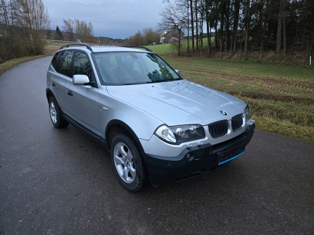 BMW X3 2.0d XENON PANORAMA LEDER SHZ AHK TEMPOMAT