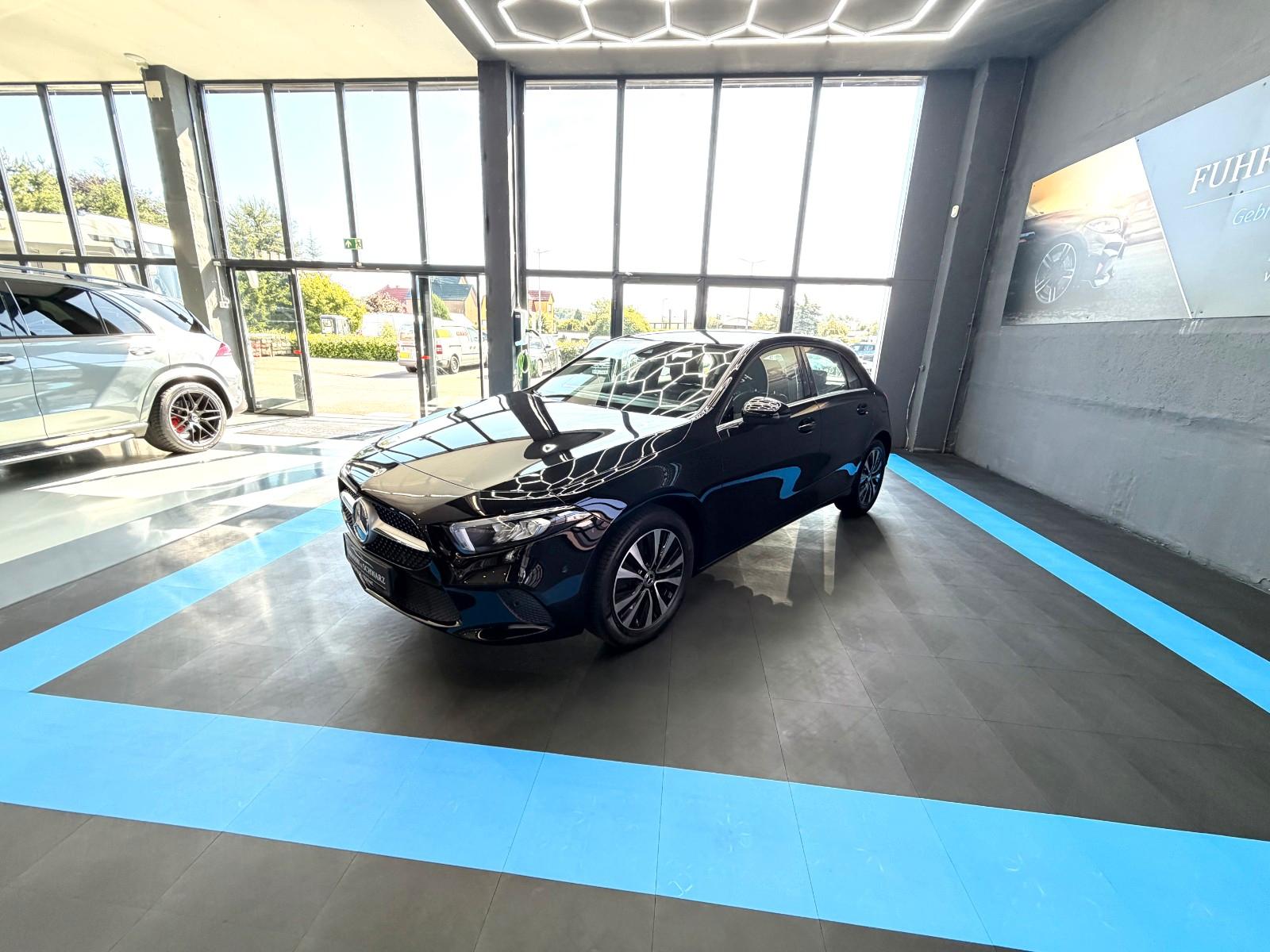 Mercedes-Benz A250e8G-DCT Style+Navi+LED+Rfkm.+MBUX-Paket