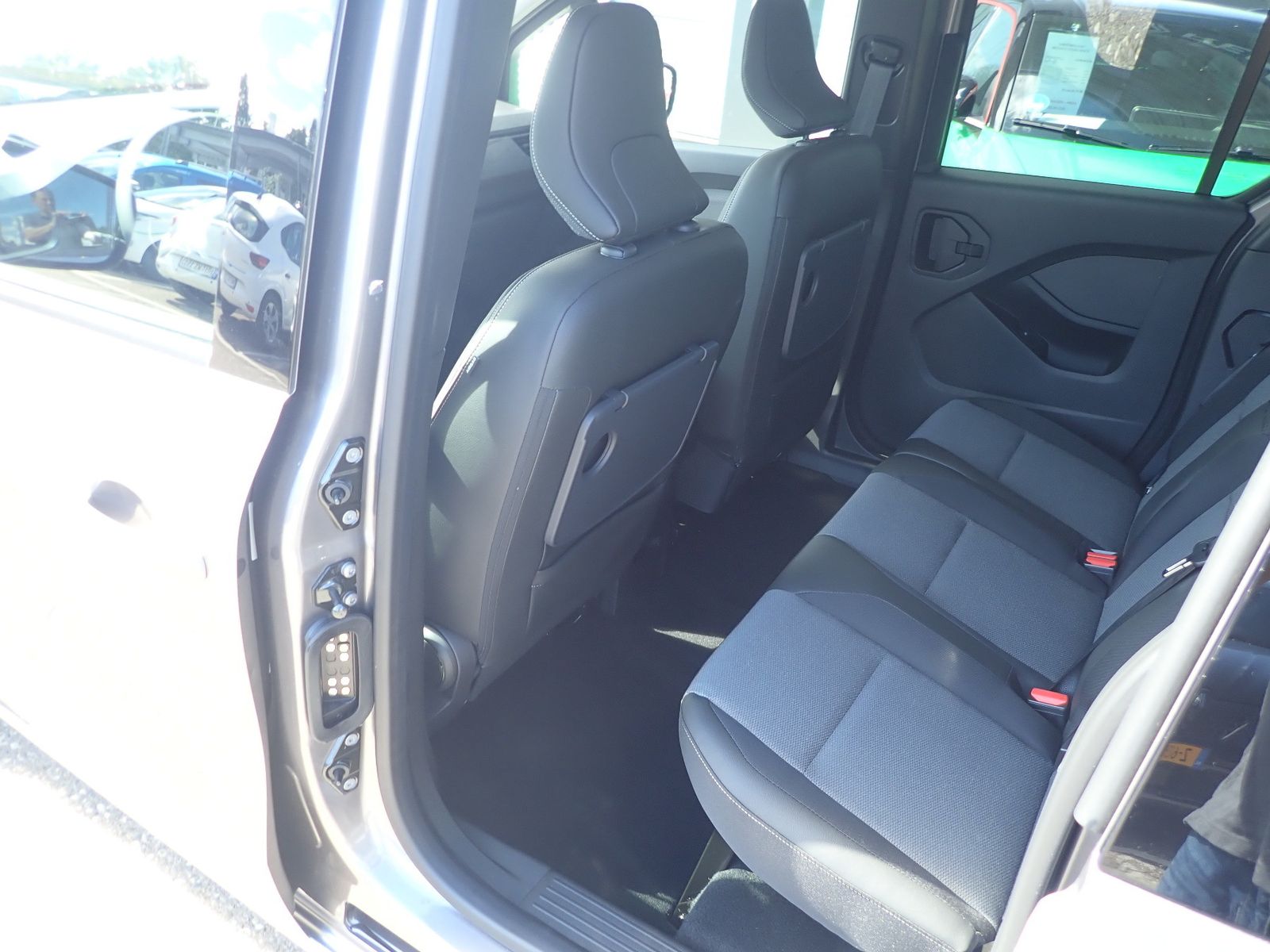 Fahrzeugabbildung Renault Kangoo PKW Techno TCe 130 EDC (L1)