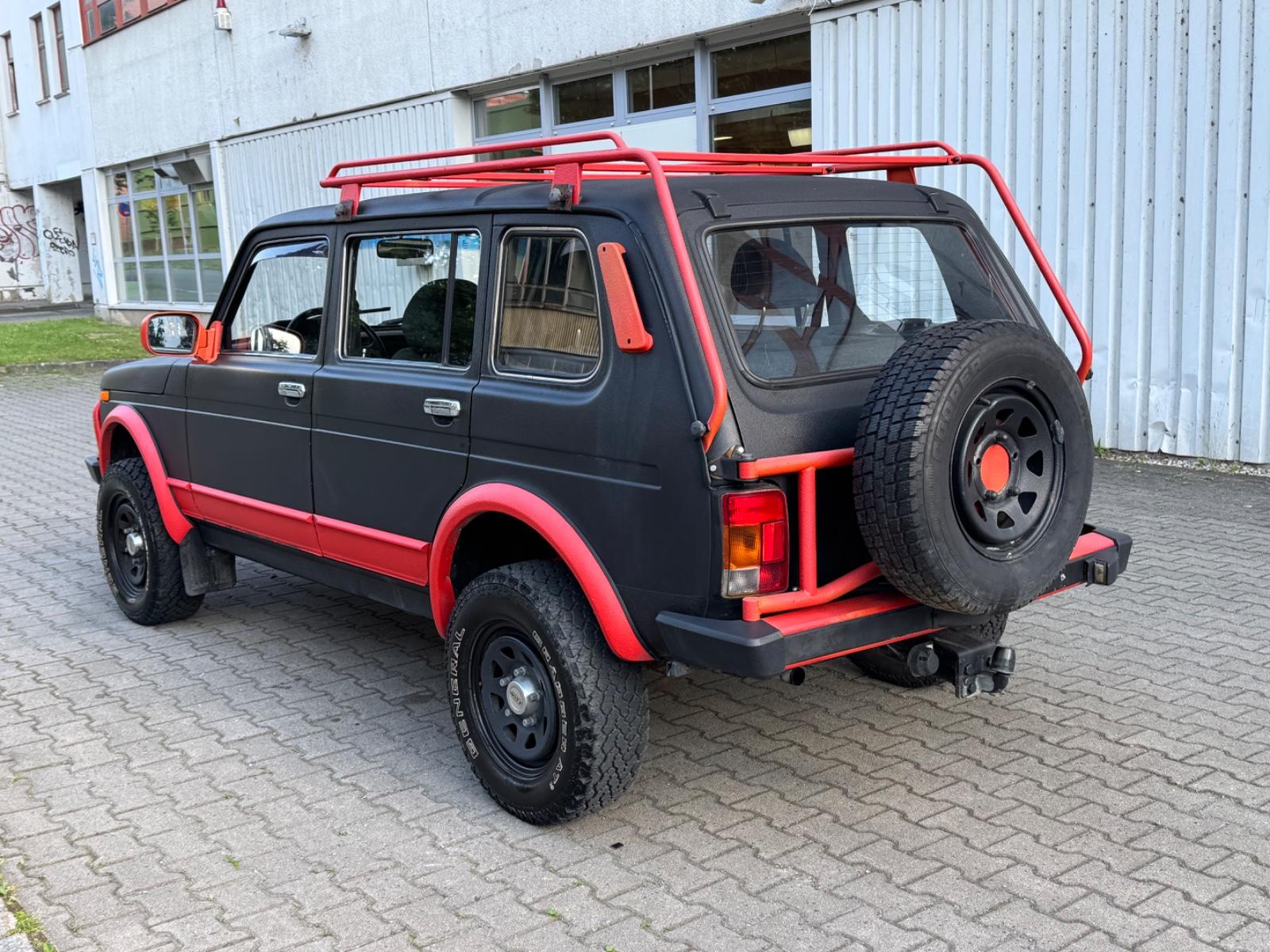 LADA NIVA - 1.7I 4X4 ORIGINAL - 83 CV - BVM - ATTELAGE FIXE