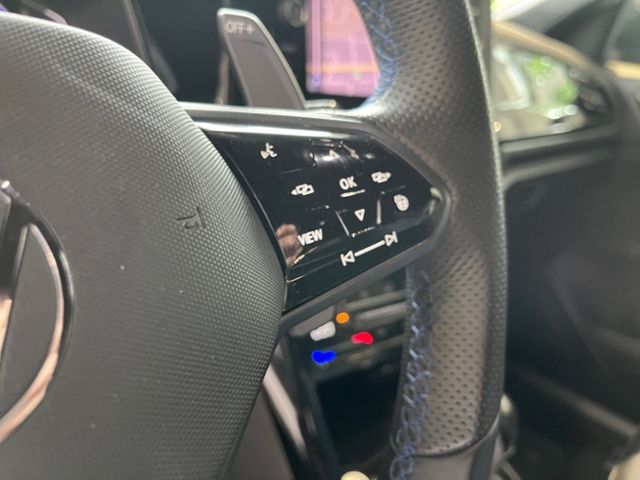 Fahrzeugabbildung Volkswagen T-Roc 2.0 TSI DSG R BLACK STYLE NAVI MATRIX
