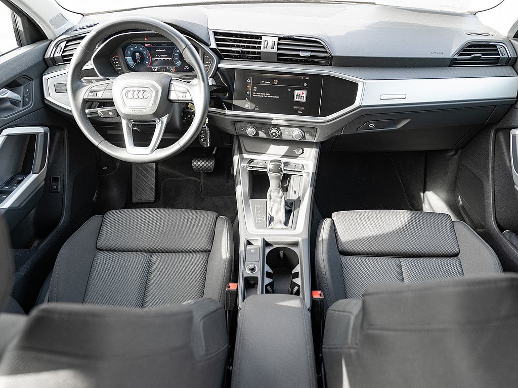 Fahrzeugabbildung Audi Q3 35 TFSI advanced KAMERA SHZ VIRTUAL COCKPIT
