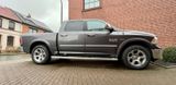 Dodge RAM 1500 Laramie V8 HEMI SMPI 16V Crew Cab 4x4 - Dodge in Braunschweig