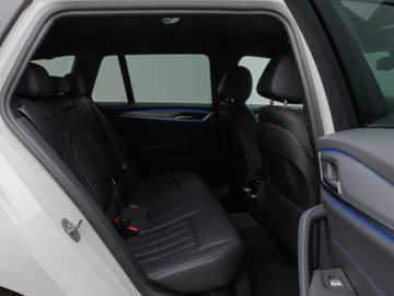 Fahrzeugabbildung BMW 540d xD Tour M Sport HUD HiFi Laserlicht 19``