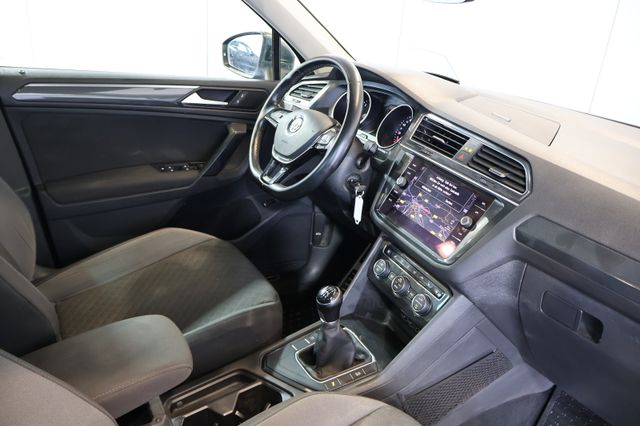Volkswagen Tiguan 2.0 TDI Comfortline HUD+ACC+SIDE+PANO+AHK