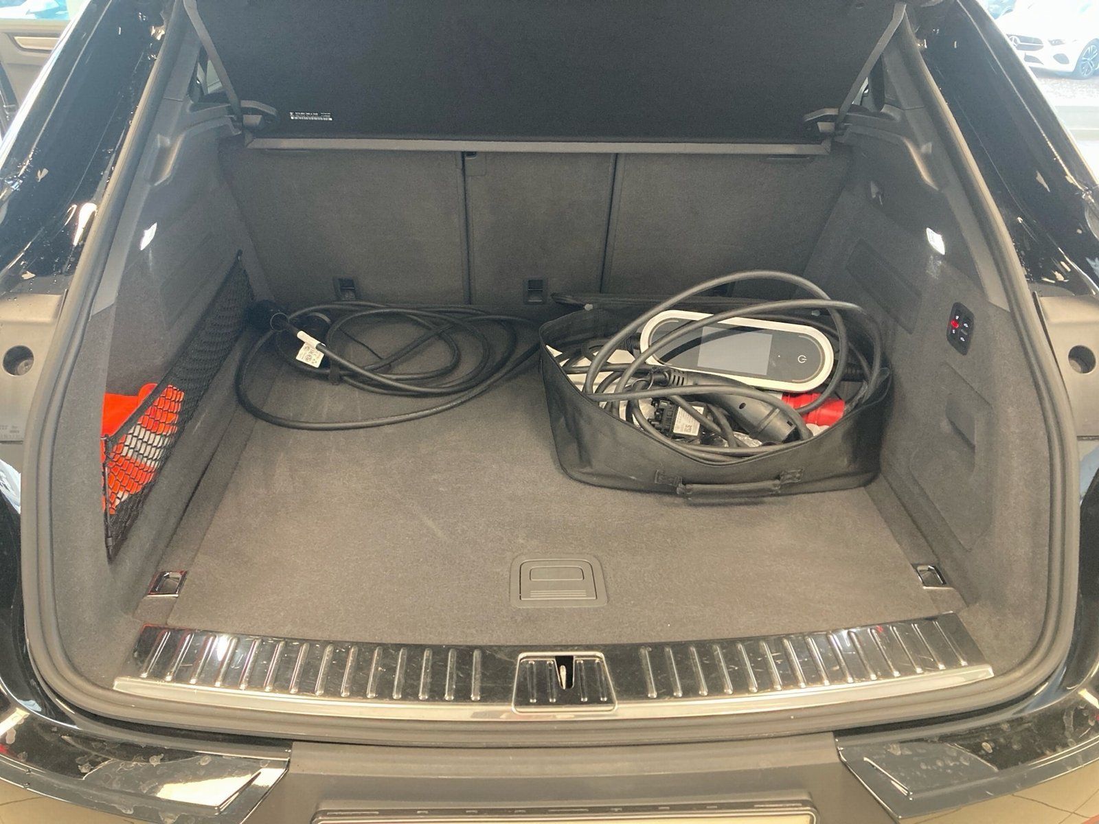 Fahrzeugabbildung Porsche Cayenne Coupe Hybrid Platinum*AHK*Luft*Pano*22"*