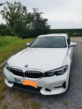 BMW 320i xDrive Luxury Line Automatik top gepflegt 