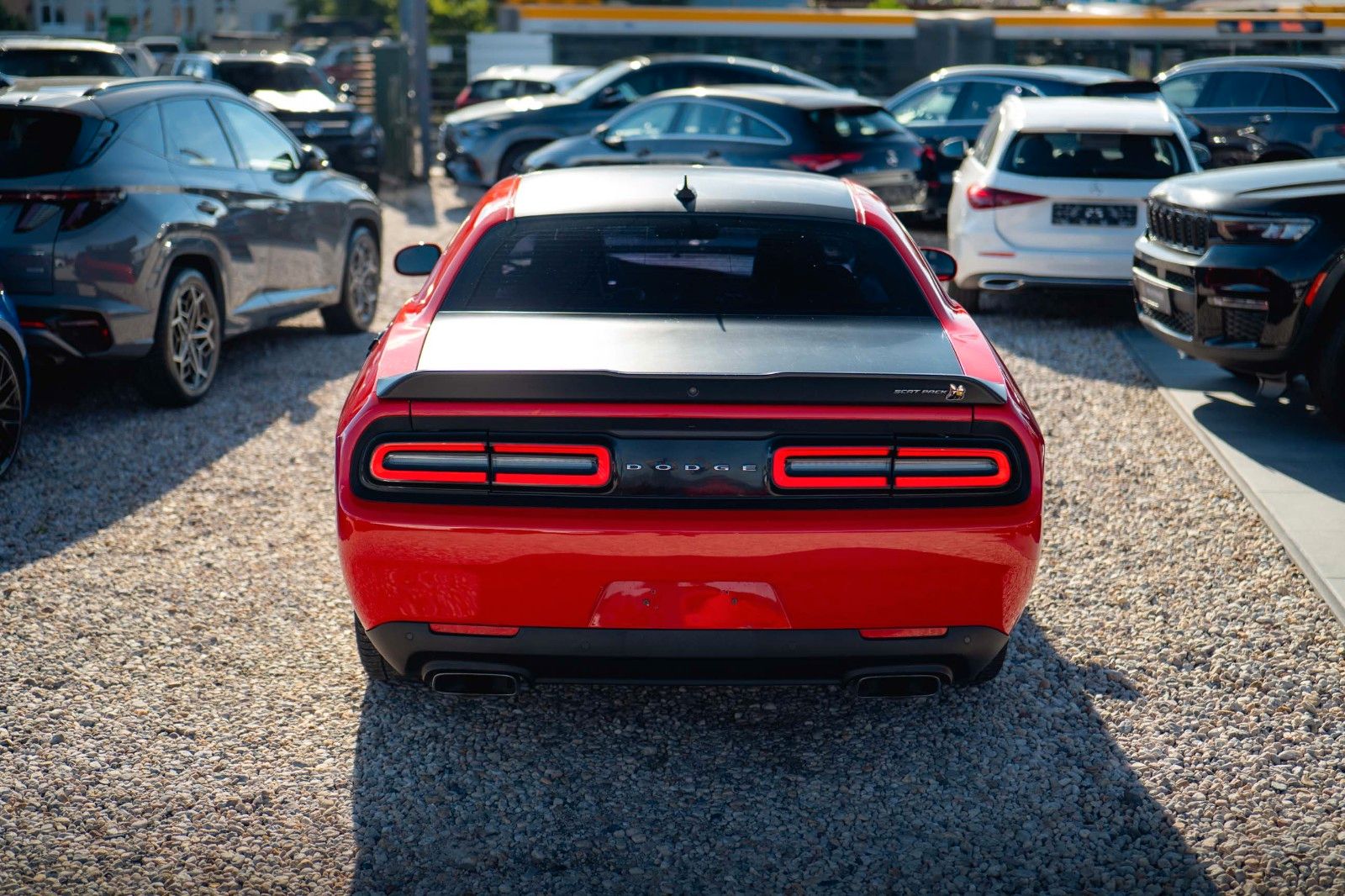 Fahrzeugabbildung Dodge Challenger 6.4 V8 SRT 392 R/T SCATPACK RED DEVIL