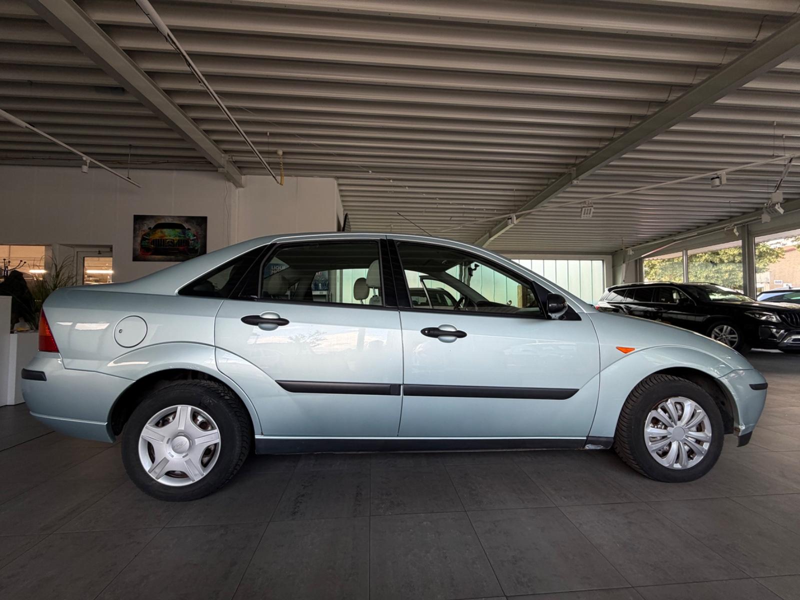 Ford Focus 1.8 Futura 1 Hand AHK