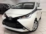 Toyota Aygo (X) 1,0-l-VVT-i x-play touch | Service Neu - Toyota Aygo (X): Play Touch