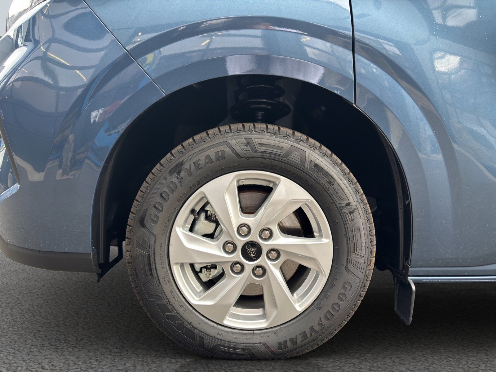 Fahrzeugabbildung Ford Tourneo Custom 2.0 Ecoblue 320 L1 Tourneo Trend