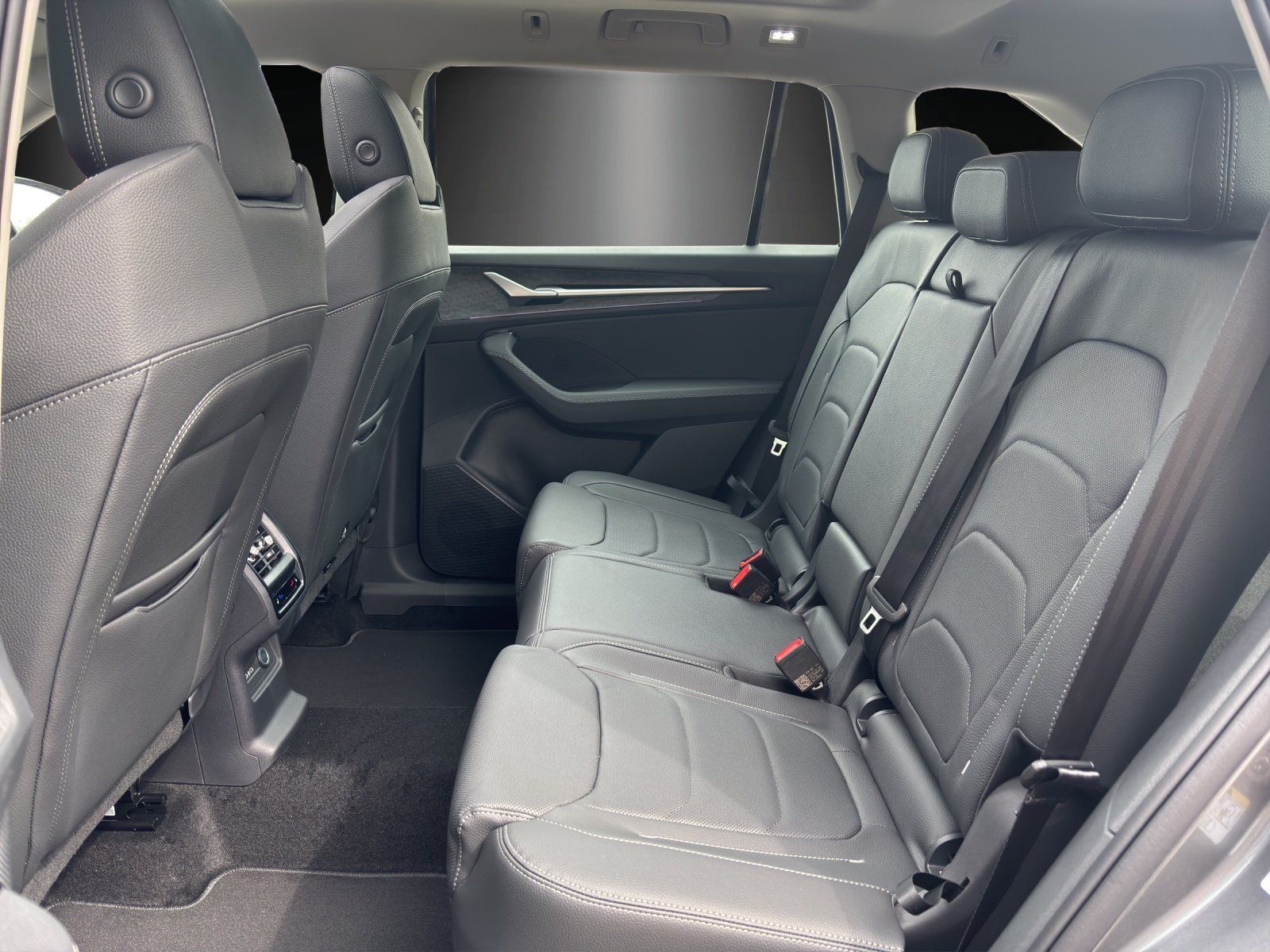 Fahrzeugabbildung SKODA Kodiaq Selection 2.0 TDI DSG PANO+AHK+ACC+360°