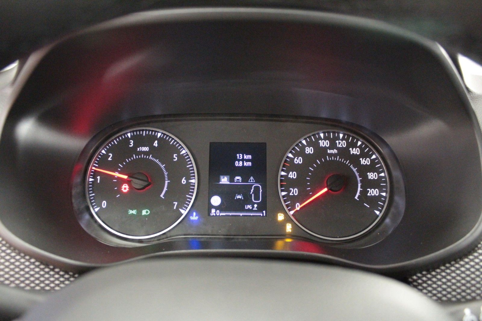 Fahrzeugabbildung Dacia Sandero TCe 100  Benzin /Expression*Winterpaket*