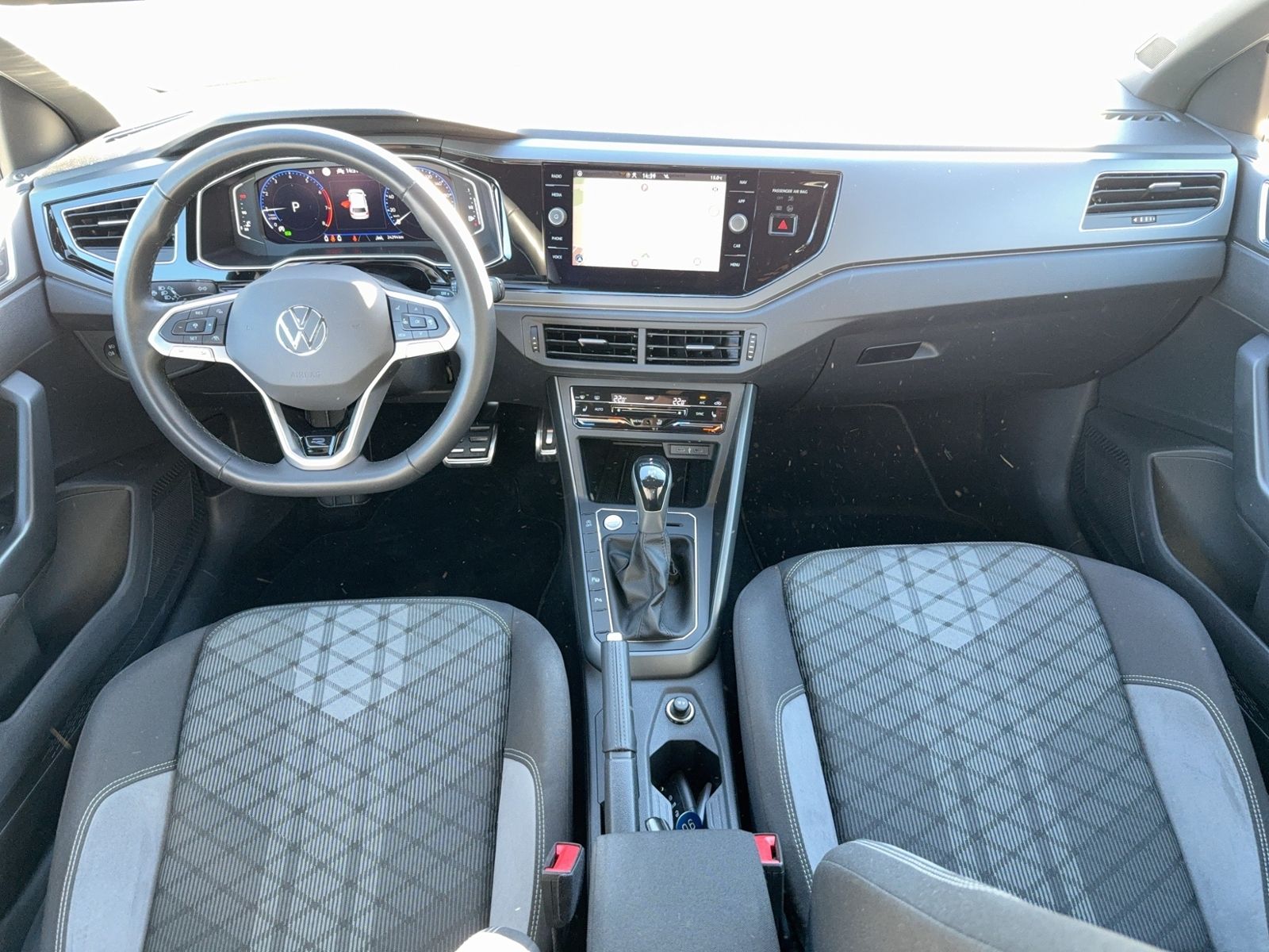 Polo R-Line 1.0 TSI, IQ Drive, Rear view, keyles
