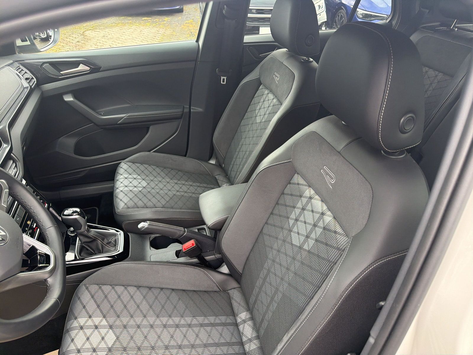 T-Cross  R-Line TSi DSG Navi AZV Kamera R-Line
