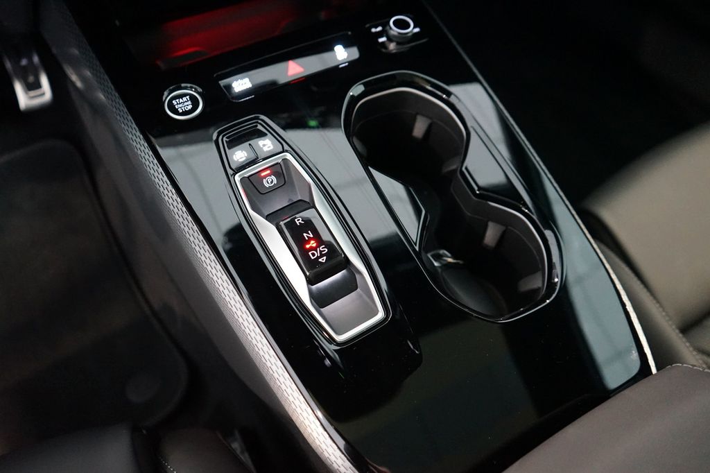 AUDI A5 Avant TDI quattro | S line | B&O| Pano AUDI A5 Avant TDI quattro | S line | B&O| Pano