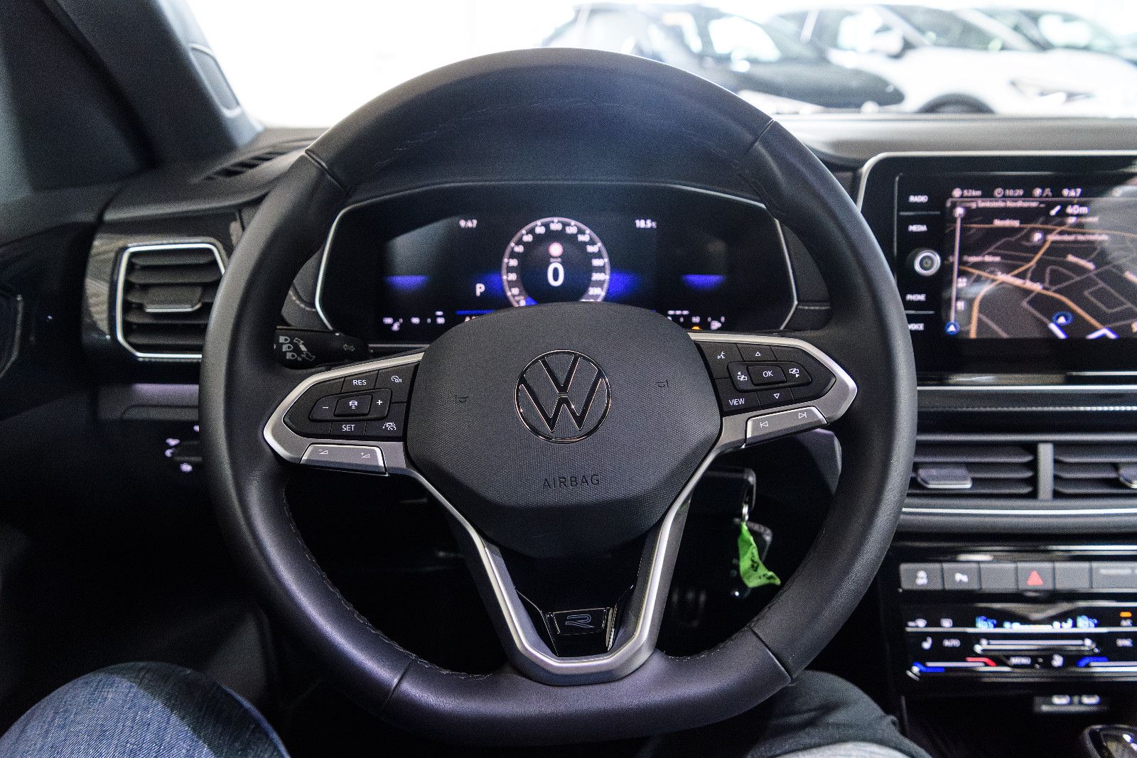 Fahrzeugabbildung Volkswagen T-Cross R-Line 1.5 TSI DSG IQ-LED+AHK+NAV+ACC