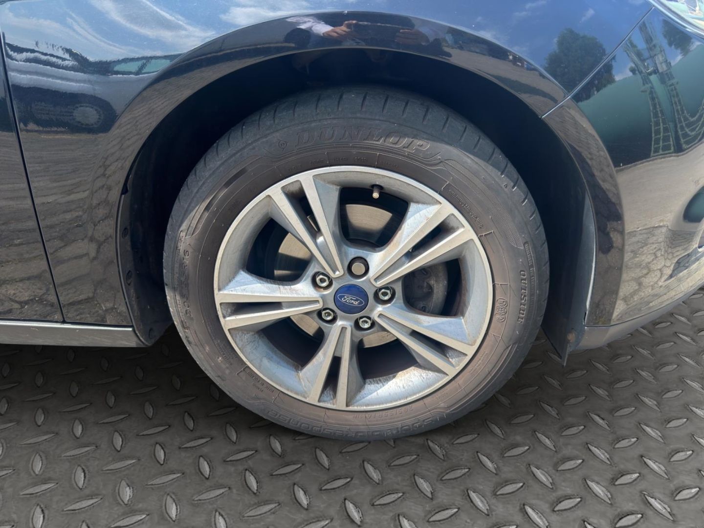 Fahrzeugabbildung Ford Focus SYNC Edition SHZ Notbremsass. Tel.-Vorb. P