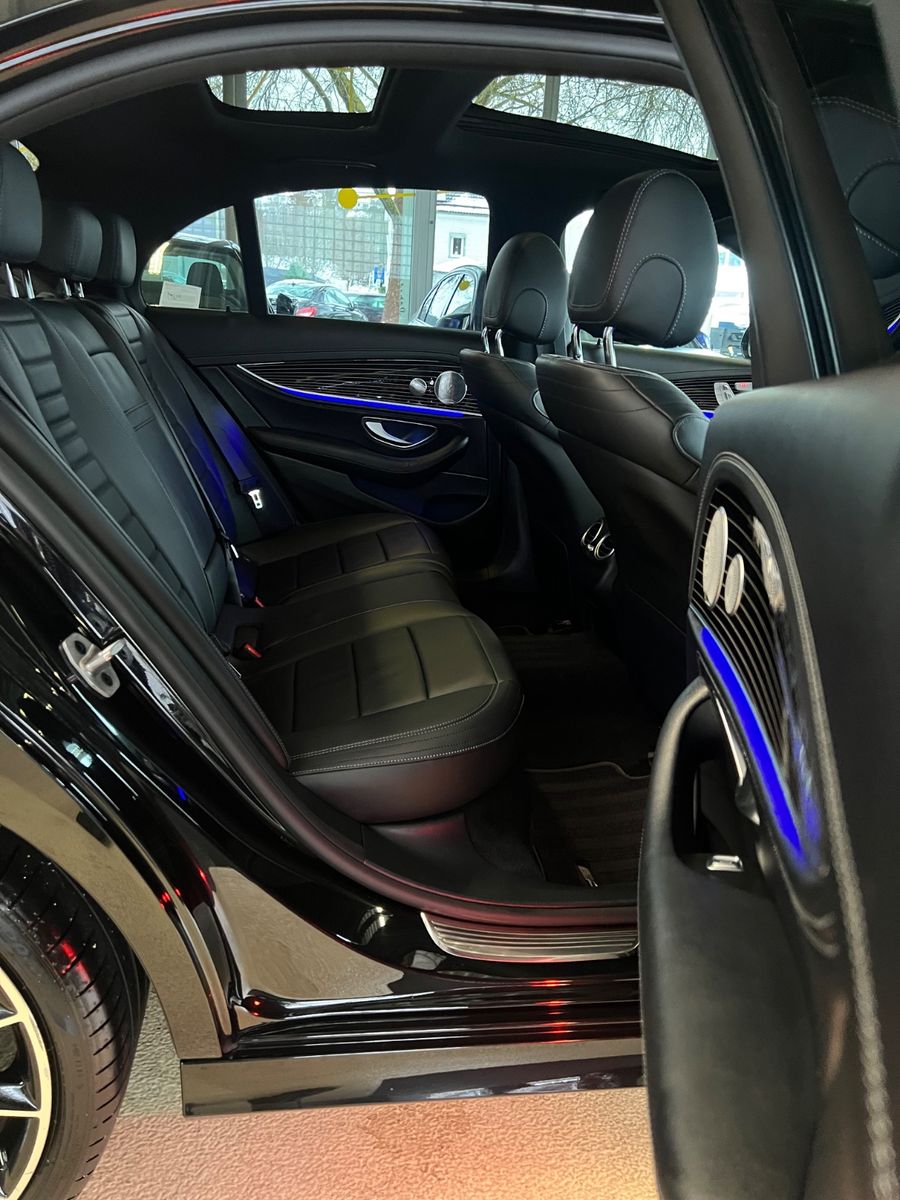 Fahrzeugabbildung Mercedes-Benz E 400 d 4Matic AMG LINE *PANO*designo-manufaktur