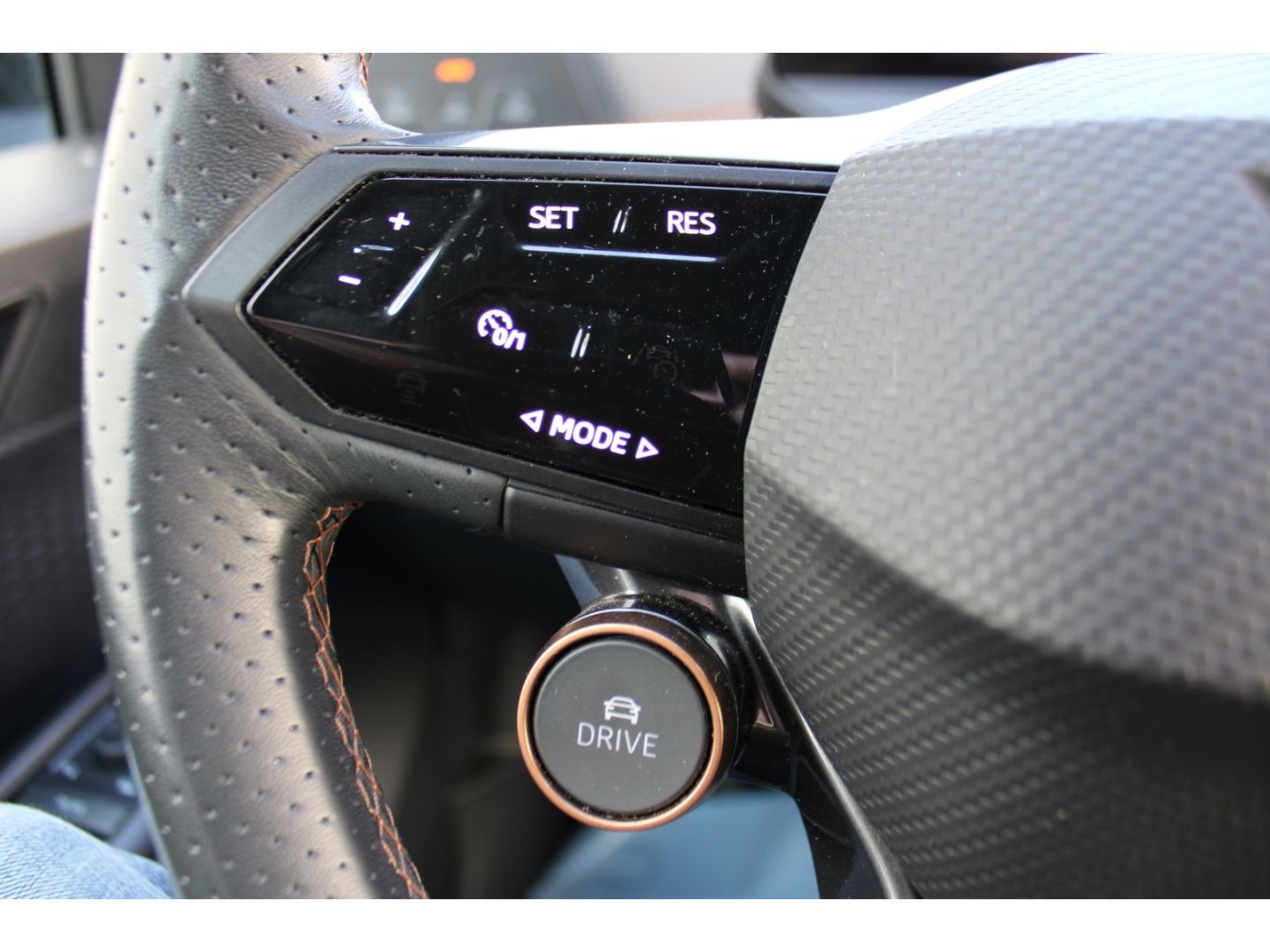 Fahrzeugabbildung CUPRA Born 170 kW LED GRA RFK Navi PDC vo+hi GJR SHZg
