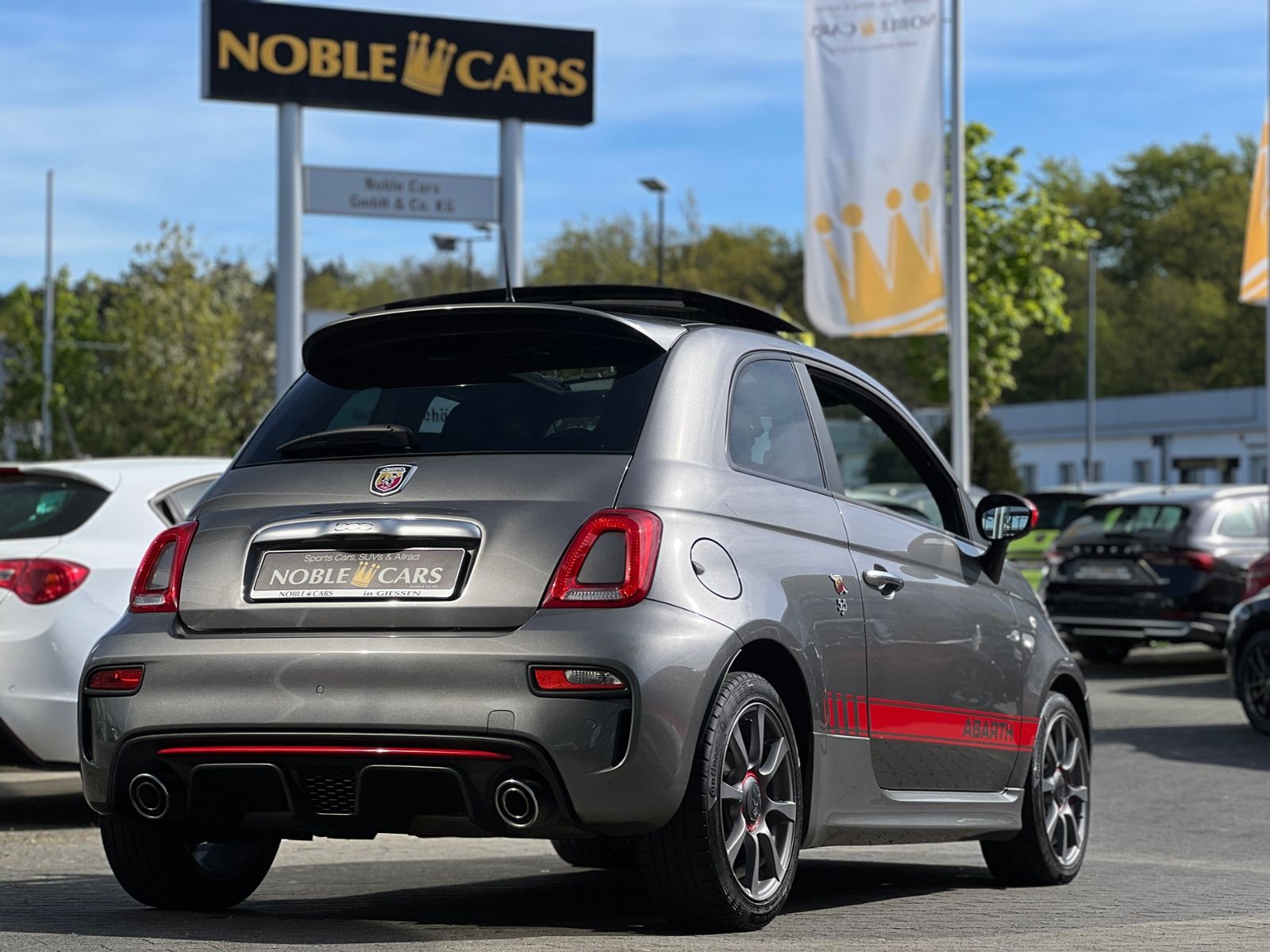 Fahrzeugabbildung Abarth 595 Skydome PANO XEN NAV SHZ PDC ALU