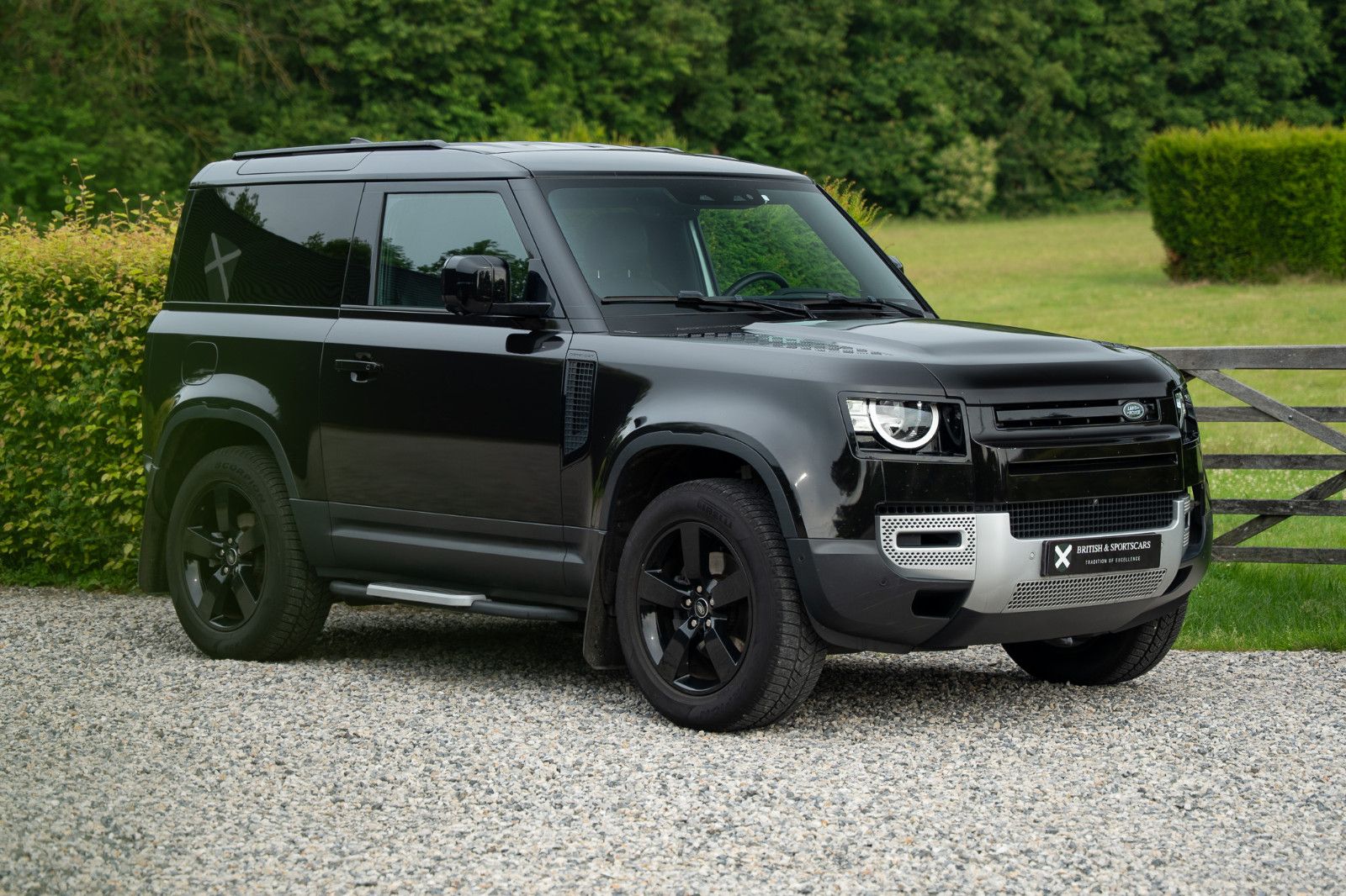 Land Rover Defender 2.0 P300 S 90