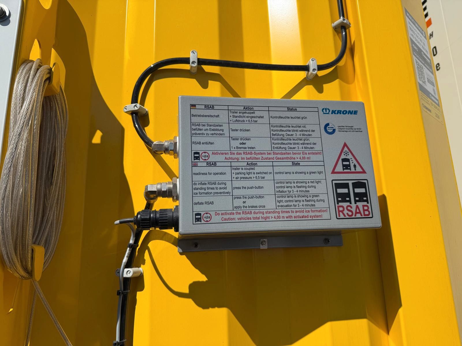 Fahrzeugabbildung Krone Schiebeplane mit IceProtect + Safe Curtain