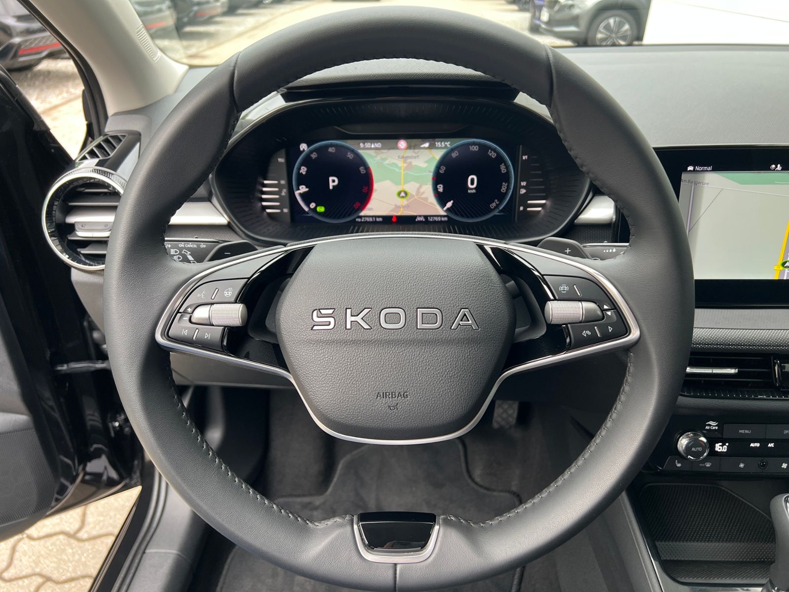 Fahrzeugabbildung SKODA Fabia Selection Tour 1.5 TSI DSG *Vorb. AHK, LED